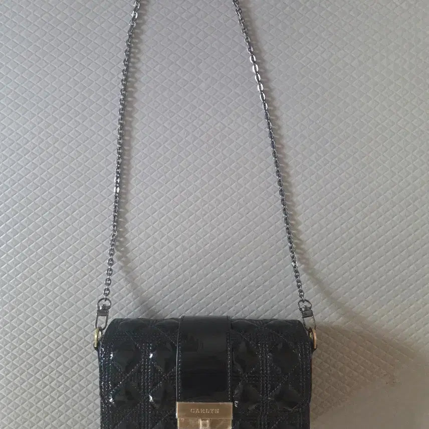 [BUNJANG] Carlyn Enamel Shoulder Bag Crossbody Bag / 칼린 미닛 에나멜 숄더 크로스백