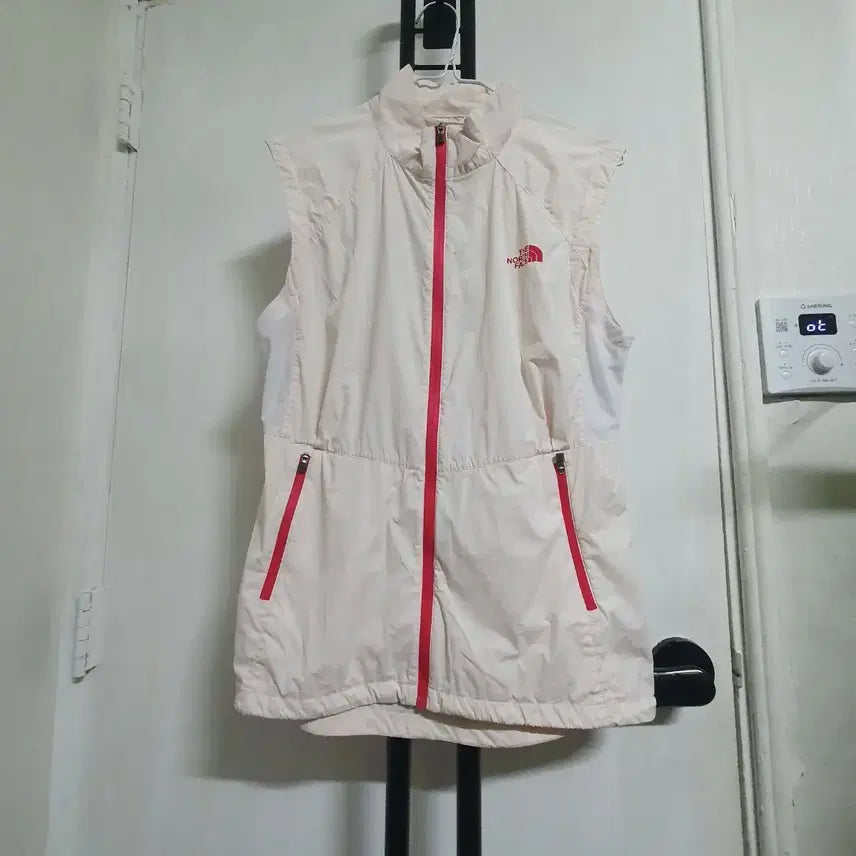 [BUNJANG] The North Face Women's Lightweight Vest - Ivory (Size 66) / 노스페이스 여름 경량조끼 여성66 아이보리