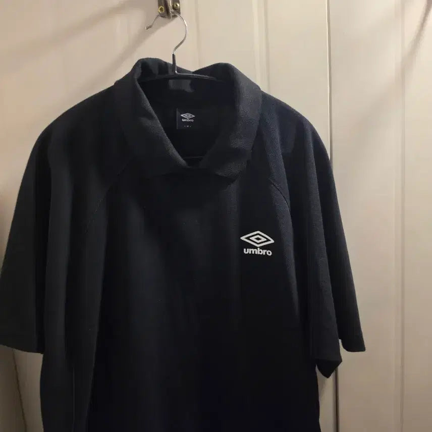 [BUNJANG] Umbro Black Collar T-Shirt (Size 95) / 95 엄브로 반팔 카라티 블랙