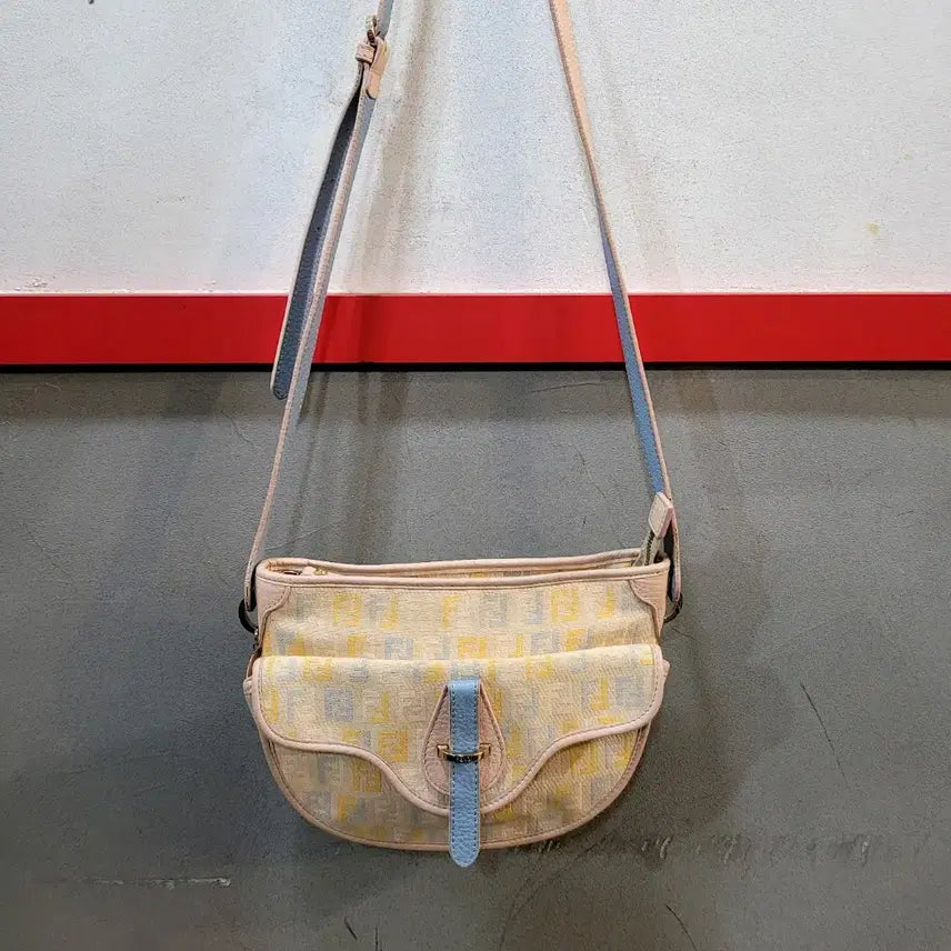 [BUNJANG] Fendi FF Zucca Mamma Baguette Crossbody Bag / 정품 펜디 FF 주카 맘마 크로스백