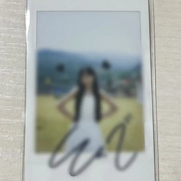 [BUNJANG] LeSserafim Wonhee Signed Polaroid / 리센느 원이 싸인 폴라