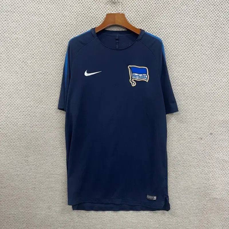 [BUNJANG] Nike Hertha BSC Functional Short Sleeve T-Shirt L / 나이키 헤르타BSC 기능성 반팔티 L H00600