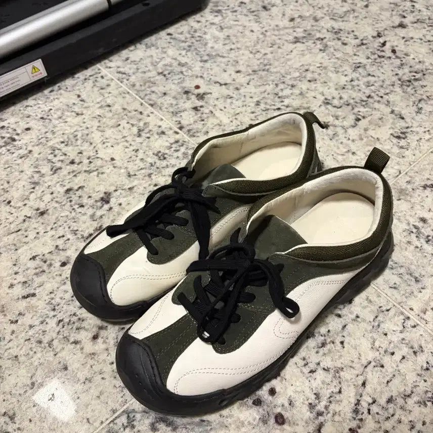 [BUNJANG] Batoz Wave Khaki Sneakers Size 265 / 바토즈 웨이브 카키 265