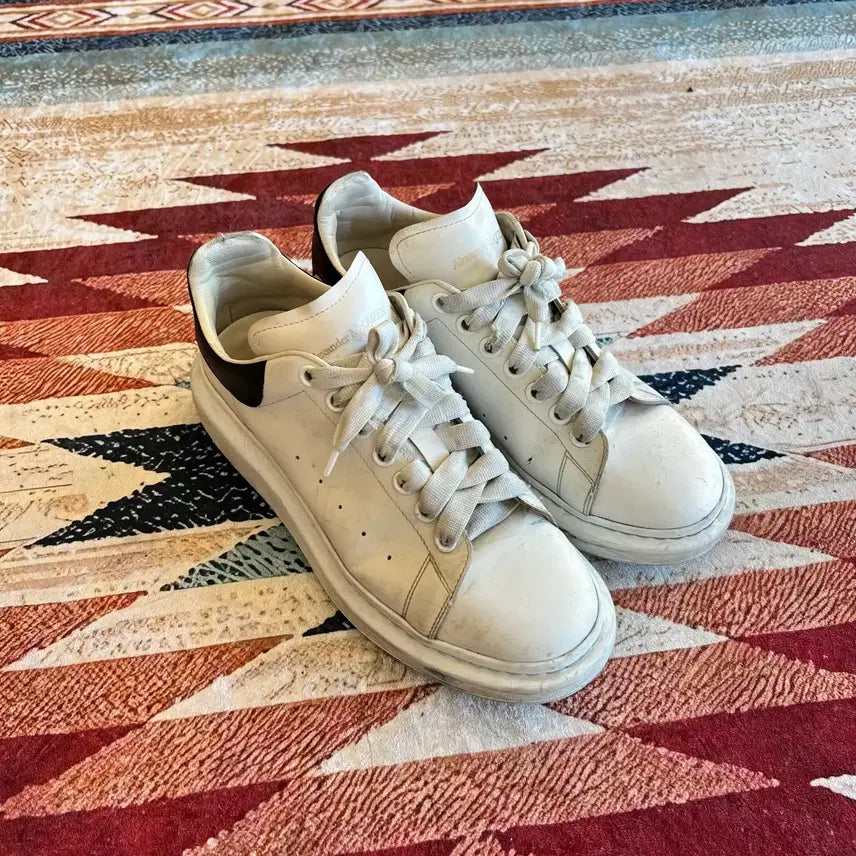 [BUNJANG] Alexander McQueen Oversized Sneakers White/Black Size 43.5 / 알렉산더 맥퀸 오버사이즈드 스니커즈 [화이트/블랙] 43.5