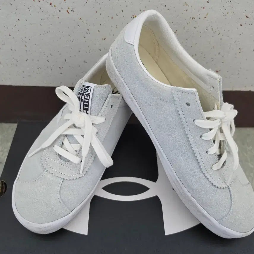 [BUNJANG] Vans Authentic Sneakers (Unisex) - Size 265 / 반스 신형 디자인 남녀공용 어센틱 스니커즈-265