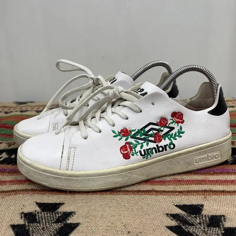 [BUNJANG] Umbro Wembley Rose Sneakers / 엄브로 웸블리 로즈 스니커즈 250 X02752