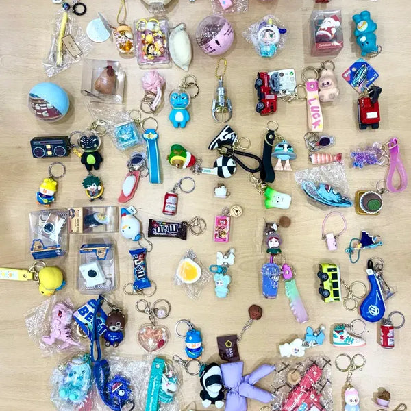 [BUNJANG] Assorted Character Miniatures Gachapon Keyrings Bundle Set / fiure miniature캐릭터 인형뽑기피규어가챠미니어쳐처키링gatcha keyring모음(일괄)