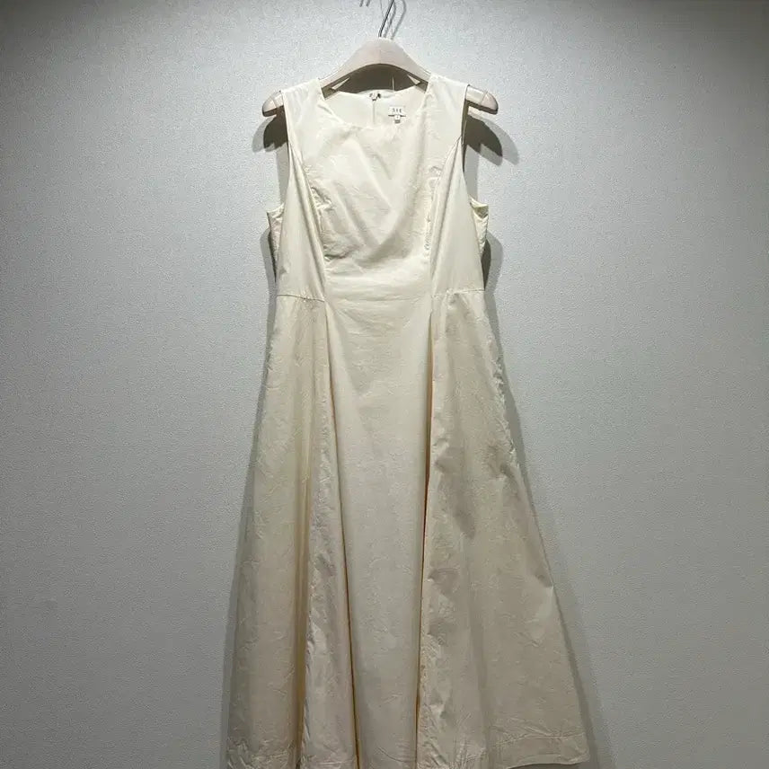 [BUNJANG] CIE Pintuck Sleeveless Flare Dress / 시에 핀턱 슬리브리스 플레어 원피스
