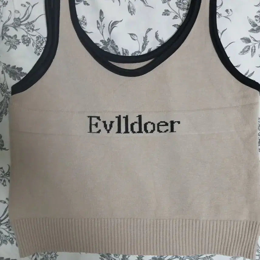 [BUNJANG] Evlldoer Logo Knit Sleeveless Vest Beige / Evlldoer 니트 민소매 베이지