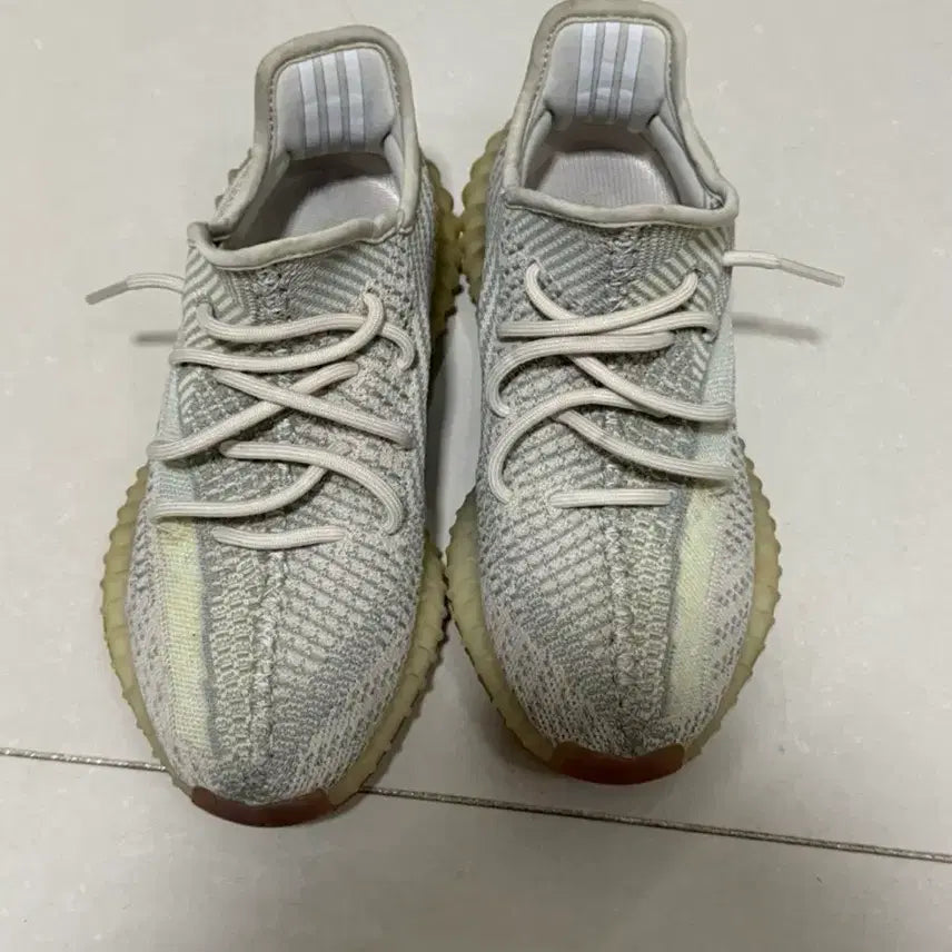 [BUNJANG] Adidas Yeezy Boost 350 V2 Citrin Size 245 / 이지부스트 350 v2 시트린 245