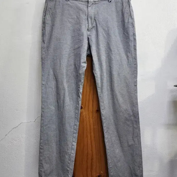 [BUNJANG] Lacoste Men's Slim Fit Small Check Chino Pants / [라코스테] 남성 슬림핏 체크 잔체크 치노 팬츠 / 슬랙스 바지 33