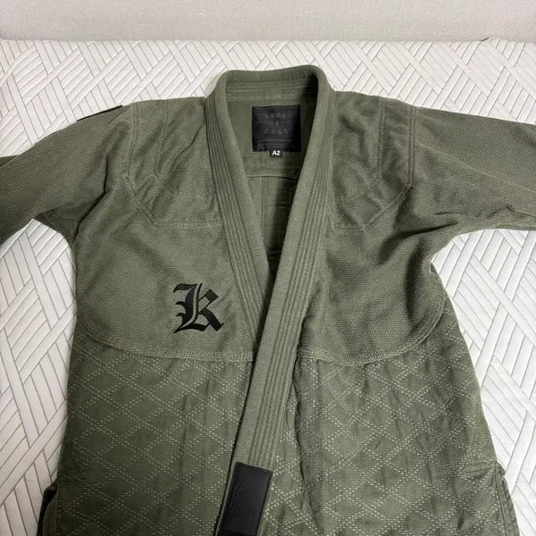 [BUNJANG] Kings Born To Rule Khaki A2 Bag / 킹즈 본투룰 카키 A2