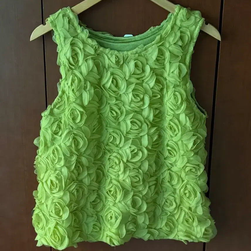 [BUNJANG] Lime Rose Flower Sleeveless Top / 라임 로즈 플라워 민소매 탑