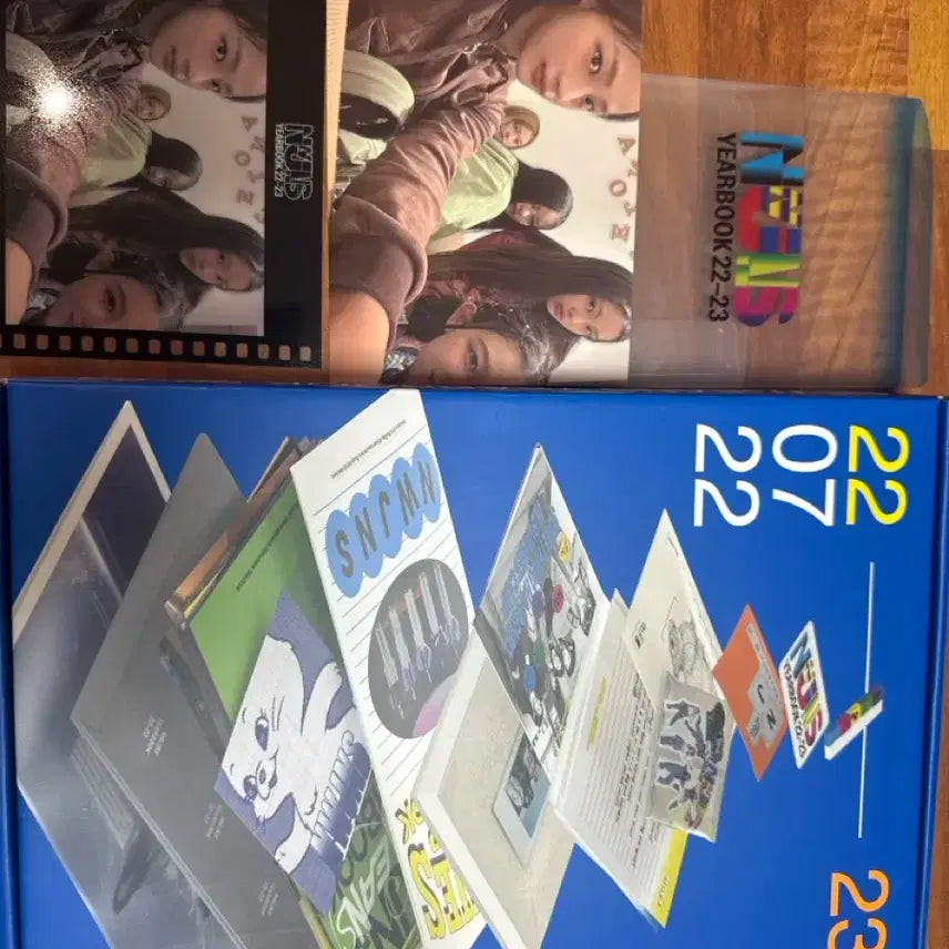 [BUNJANG] NewJeans Yearbook 2022-23 Limited Photocard Set / 뉴진스 이어북 2022-23
