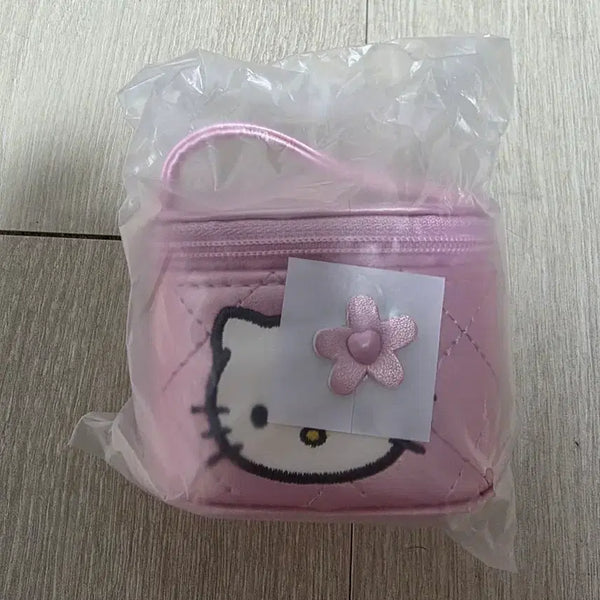 [BUNJANG] Sanrio Hello Kitty Quilting Mini Accessory Case (Pink) / 헬로키티 퀼팅 미니  악세사리 케이스(핑크)