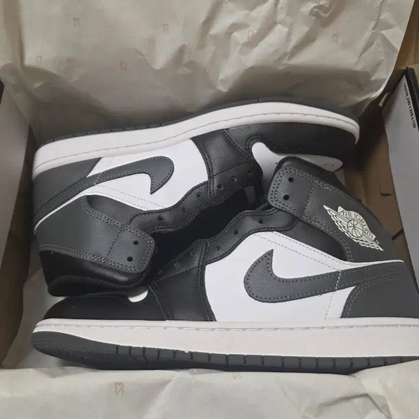 [BUNJANG] Nike Air Jordan 1 Black White Sneakers / 나이키 에어조던1 블랙화이트 새상품 팝니다