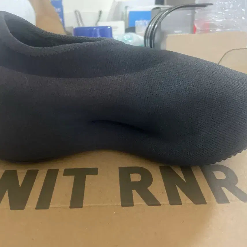 [BUNJANG] Adidas Yeezy Knit Runner Sneakers / 아디다스 이지 니트 러너 245