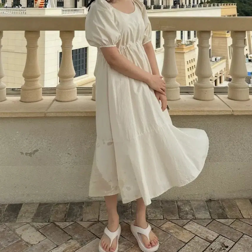 [BUNJANG] Cream Back Slit Long Dress with Puff Sleeves / 등트임 휴양지원피스