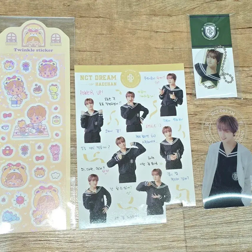 [BUNJANG] NCT DREAM Haechan Sticker, Acrylic Stand, Keyring Set / NCT DREAM 해찬 스티커/아크릴 스탠드/키링