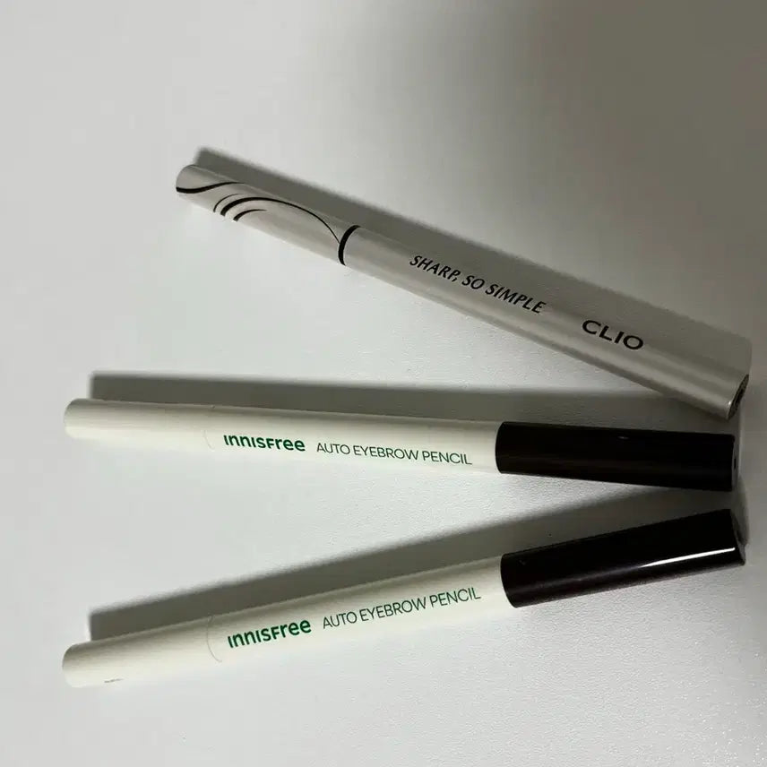 [BUNJANG] CLIO Sharp So Simple Waterproof Pencil Liner & innisfree Flat Eyebrow Pencil Bundle Set / 클리오 샤프 쏘 심플 워터프루프 펜슬 라이너 이니스프리 납작 아이브로우 펜슬 일괄