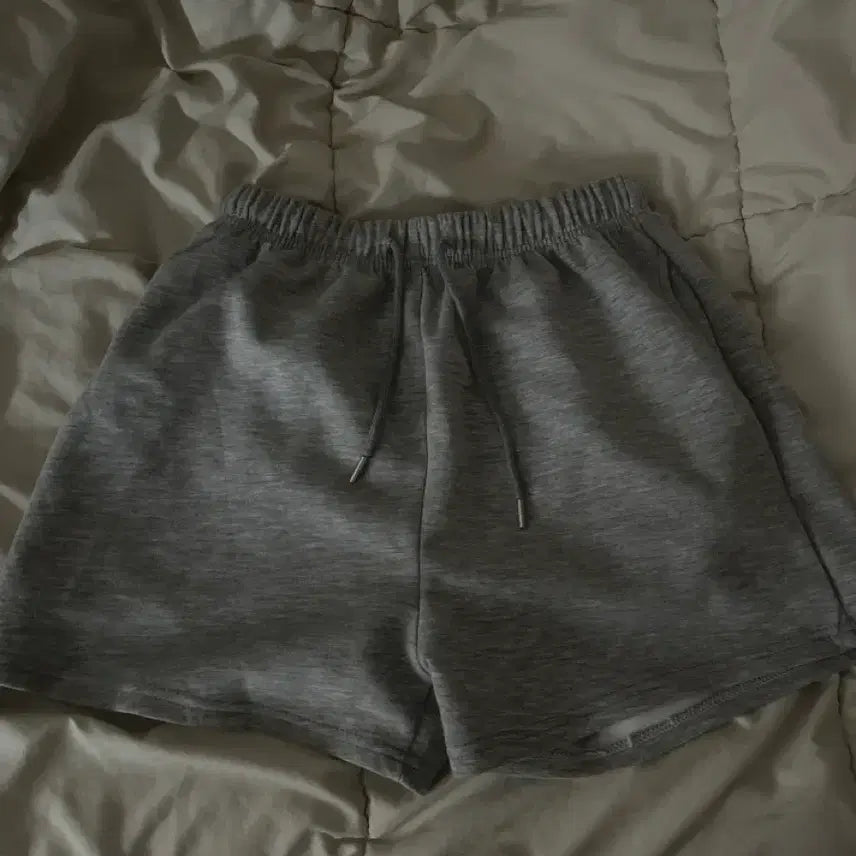 [BUNJANG] Gray A-Line Fit Shorts / 회색 반바지