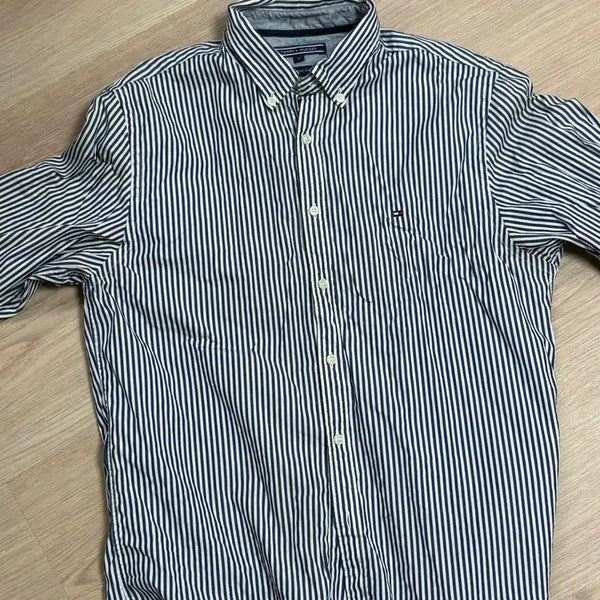 [BUNJANG] Tommy Hilfiger Striped Shirt New York Fit M / 타미힐피거 스트라이프 셔츠 남성용 뉴욕핏 m