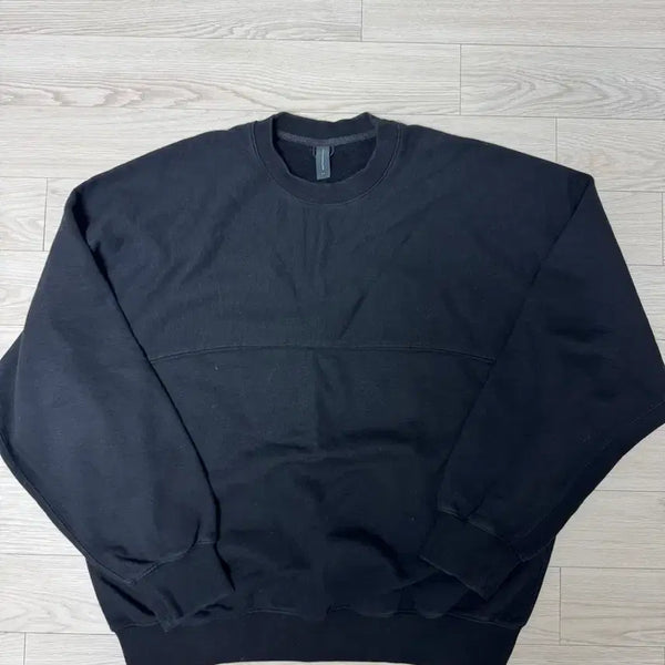 [BUNJANG] Moif Crewneck Sweatshirt Size 2 / 모이프 맨투맨 2사이즈
