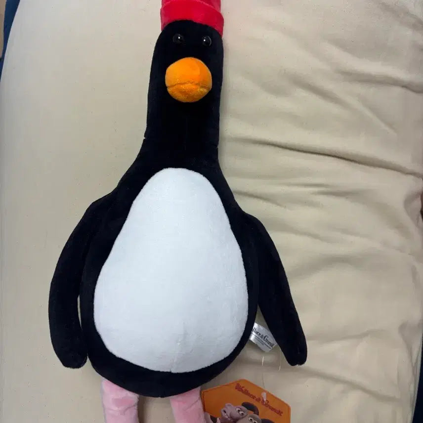 [BUNJANG] Wallace & Gromit Feathers McGraw Plush Toy / 월레스와 그로밋 펭귄 인형