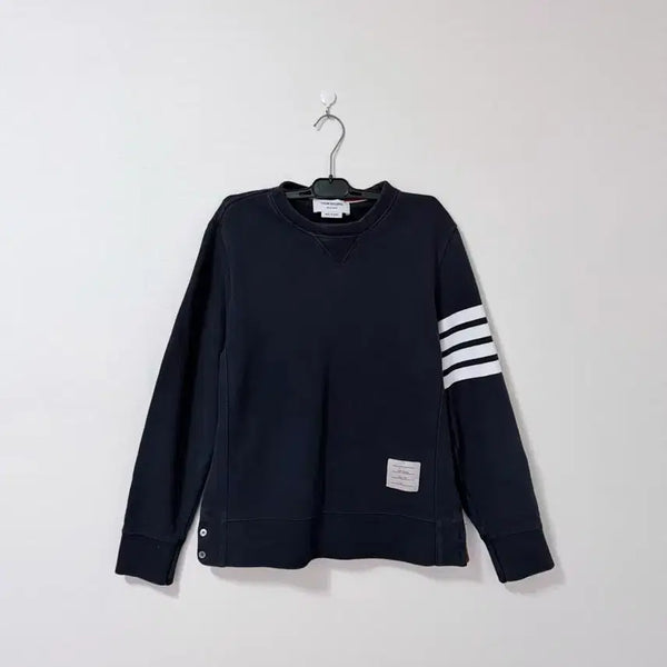 [BUNJANG] Thom Browne Striped Armband Sweatshirt Navy / [2사이즈] 톰브라운 사선완장 맨투맨 네이비
