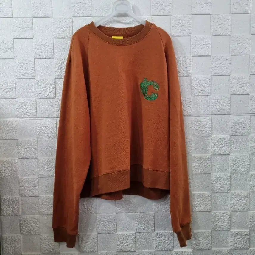 [BUNJANG] Camel Sweatshirt with Embroidery / 카멜 맨투맨