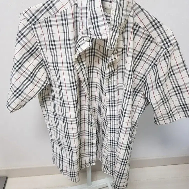[BUNJANG] Burberry T-shirt, Jeans, Dress Shirt Set / 가격다운중) 버버리 반팔 와이셔츠,청바지,정장상의,반팔티