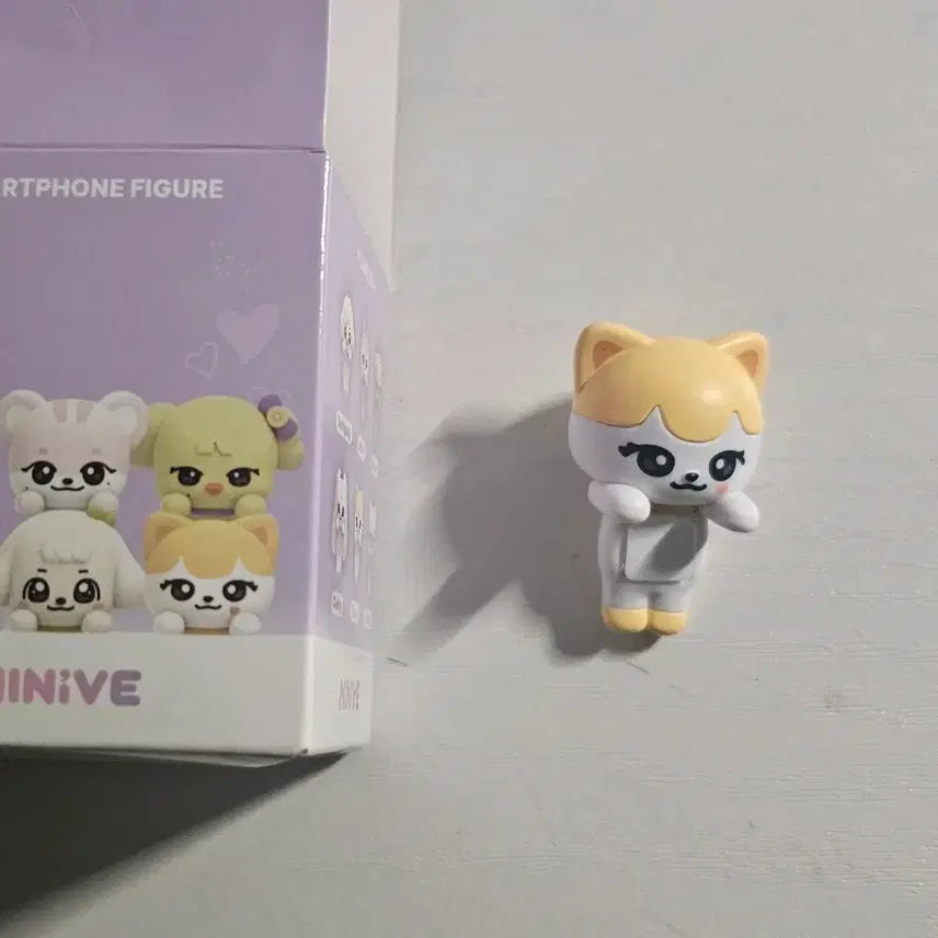 [BUNJANG] IVE Minive Random Smartphone Figure Liz / 아이브 미니브 ive minive 랜덤 스마트폰 피규어 리즈 치즈
