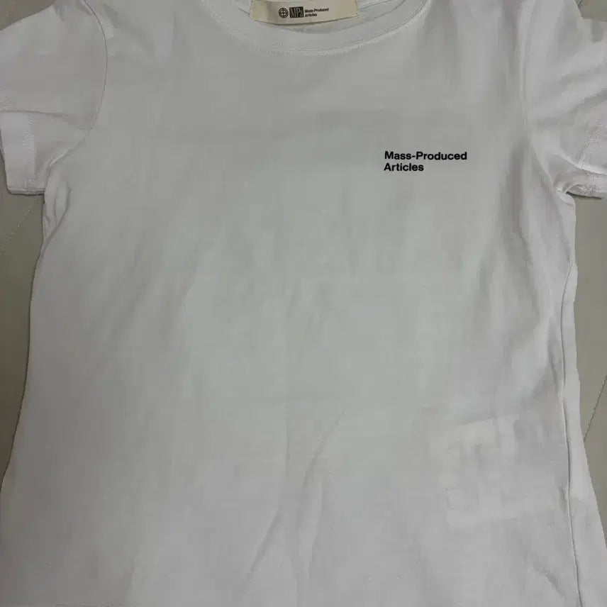 [BUNJANG] Plastic Product Short Sleeve T-Shirt / 플라스틱 프로덕트 반팔 티셔츠 팔아요