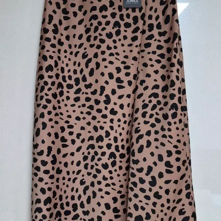 [BUNJANG] Johnson New York Satin Leopard A-Line Skirt (Size 55) / (새상품-택있음)존슨뉴욕 새틴스커트 55