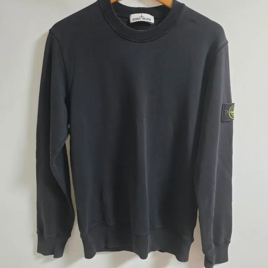 [BUNJANG] Stone Island 21SS Patch Sweatshirt Black M / [정품/M] 21SS 스톤아일랜드 와펜 패치 맨투맨 블랙 (741563051)