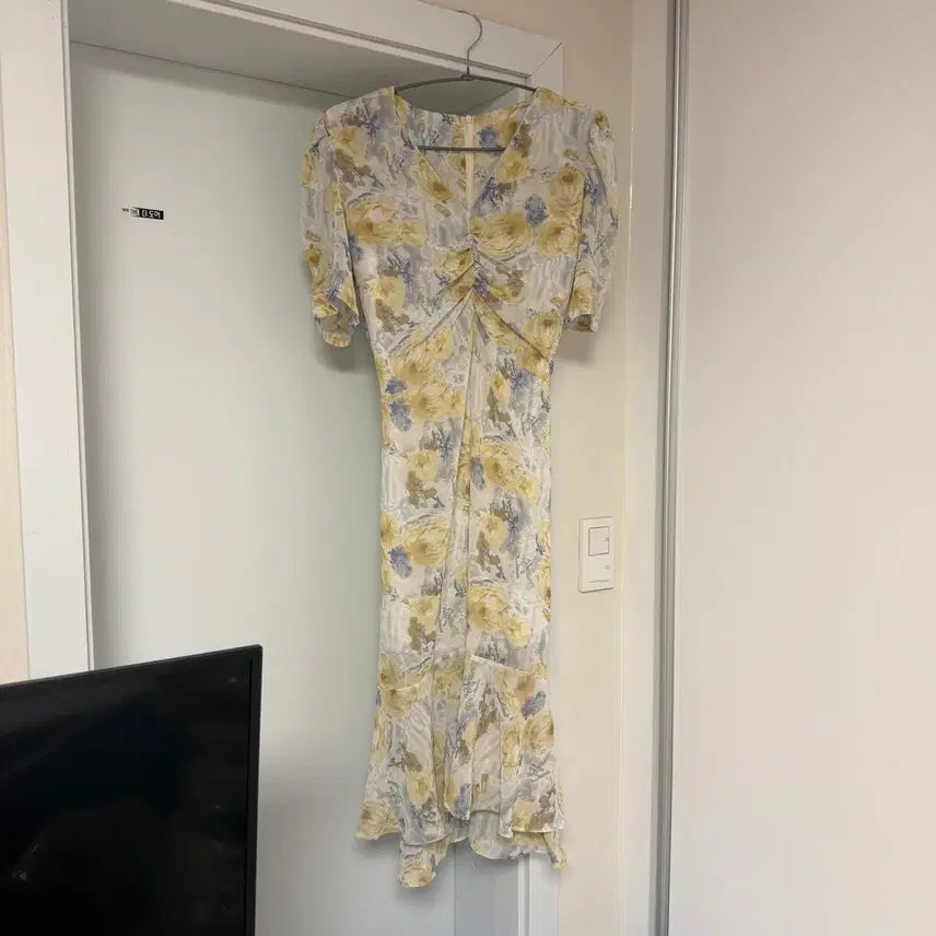 [BUNJANG] Floral Print Shirring Waist Tie Midi Dress - Yellow / 꽃무늬 셔링 허리끈 원피스 옐로우 의류재고 재고처리 의류처분 땡처리 옷장정리