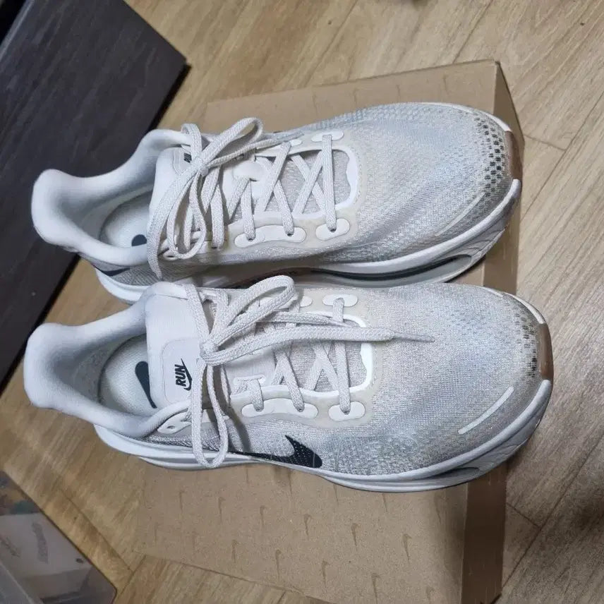 [BUNJANG] Vomero Premium Pale Ivory 270 / 보메로 프리미엄 페일 아이보리 270