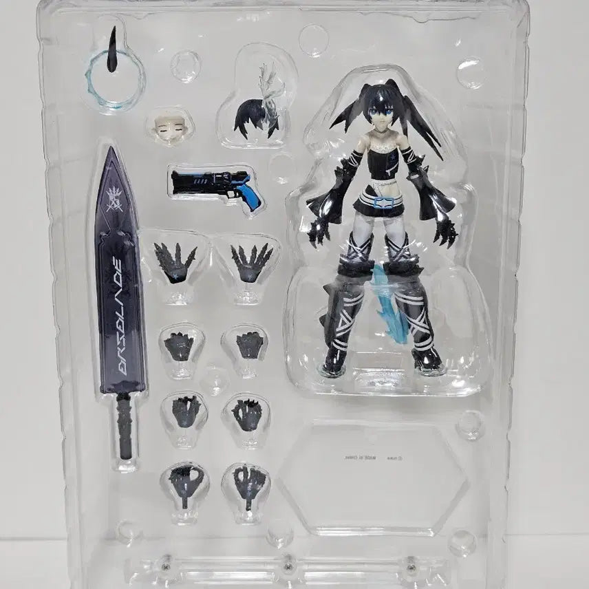 [BUNJANG] Limited Edition Black Rock Shooter Beast Figma Action Figure + Original Artist Artbook / 급처)8월7일,4시까지)한정판 블랙록슈터 비스트 피그마 액션피규어+원작가 화집 중고품
