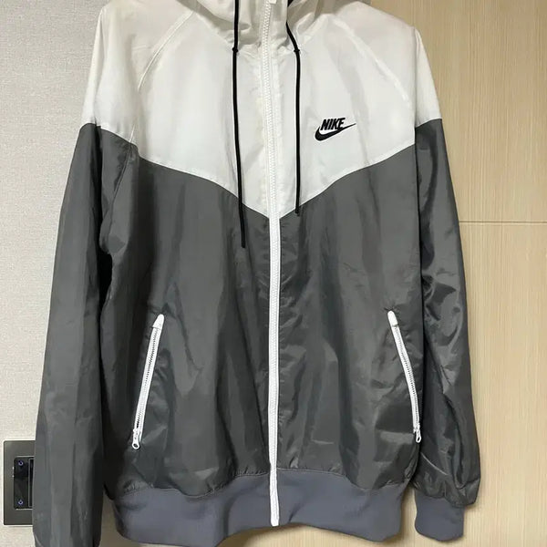 [BUNJANG] Nike NSW Windrunner Hooded Jacket Smoke Grey / 나이키 NSW 윈드러너 후드 자켓 스모크 그레이