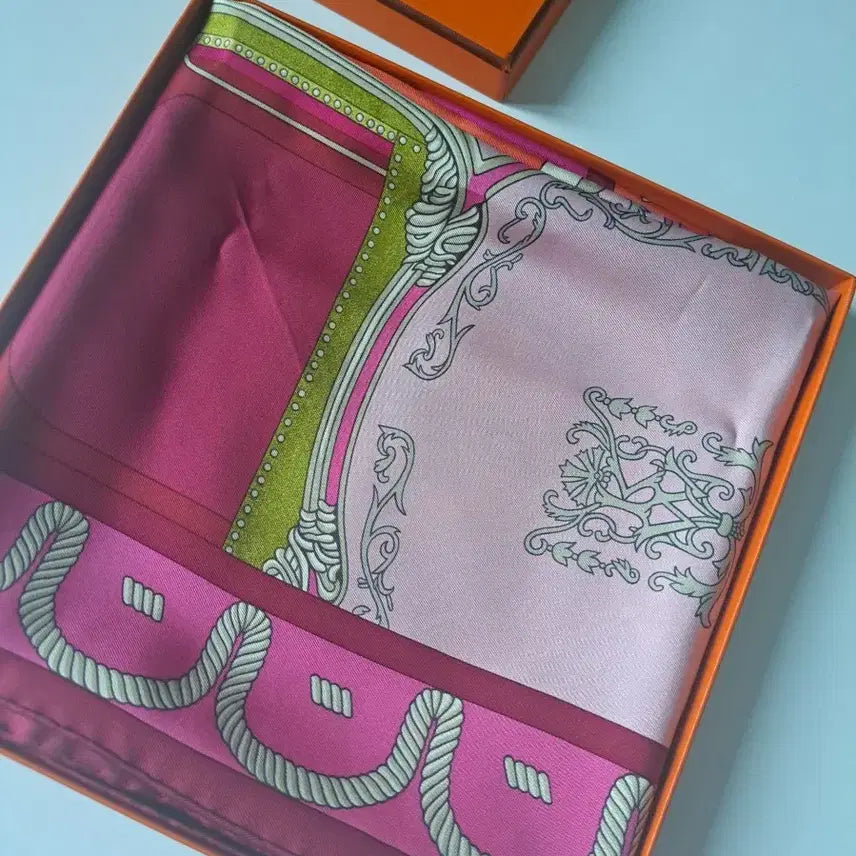 [BUNJANG] Hermès Carré Silk Scarf / (백화점구매)에르메스 까레