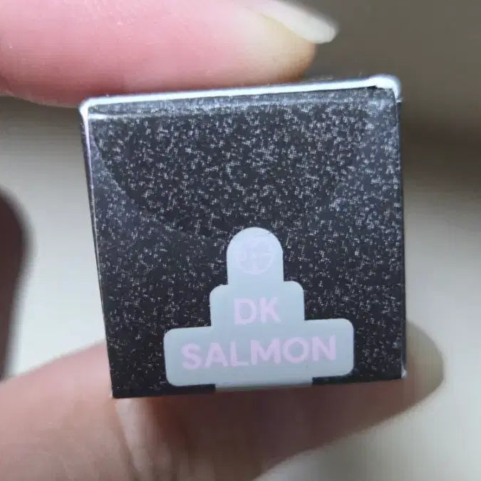 [BUNJANG] DK Salmon OAD Cover Perfecting Mirrored Brushed Concealer (Sealed) / [미개봉]*DK살몬*오아드 커버 퍼펙팅 미러브러쉬드 컨실러
