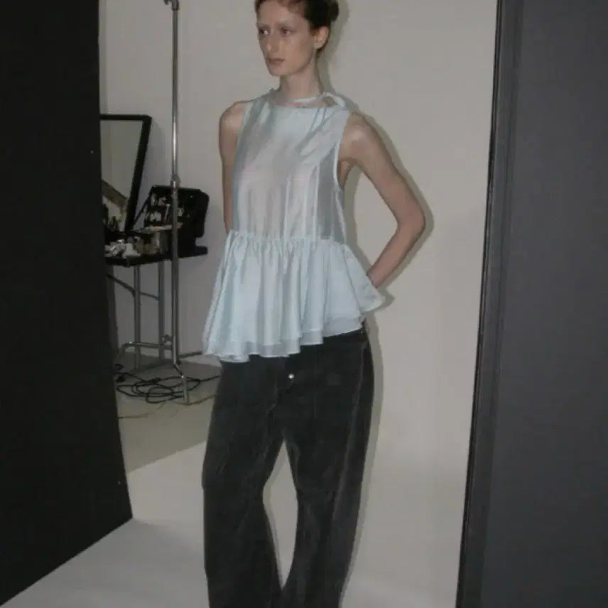 [BUNJANG] Sculptor Partimento Tie-Neck Blouse Mint / 파르티멘토 타이넥 블라우스 민트 인앤양인하모니 스컬프터