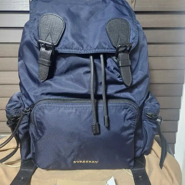 [BUNJANG] Burberry Authentic Backpack Navy Unisex / 버버리 정품 백팩 네이비 / 공용