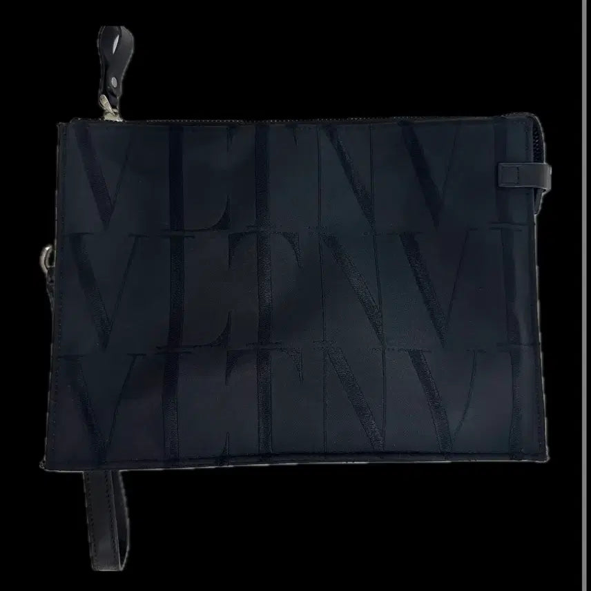 [BUNJANG] Valentino VLTN Clutch / 발렌티노 VLTN 클러치