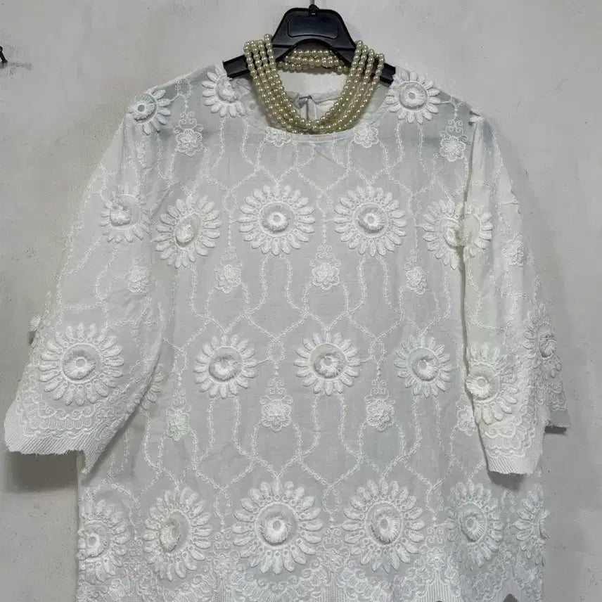 [BUNJANG] Embroidered Cotton Blouse / 특가새)N6878 자수 블라우스.면.