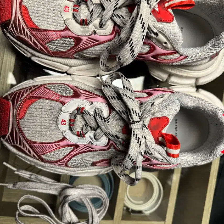[BUNJANG] Balenciaga 3XL White Red Size 43 / 발렌시아가 3XL 화이트 레드 43사이즈