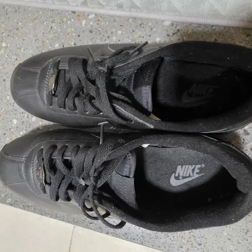 [BUNJANG] Nike Cortez Black Women's Sneakers Size 250 / 나이키 코르테즈 250 올블랙 여성