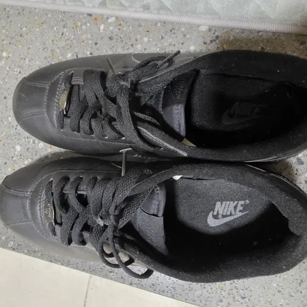[BUNJANG] Nike Cortez Black Women's Sneakers Size 250 / 나이키 코르테즈 250 올블랙 여성