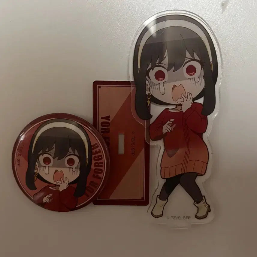 [BUNJANG] Spy x Family Yor Forger Acrylic Stand & Badge Bundle / 스파이 패밀리 요르 포저 아크릴 스탠드 뱃지 일괄판매