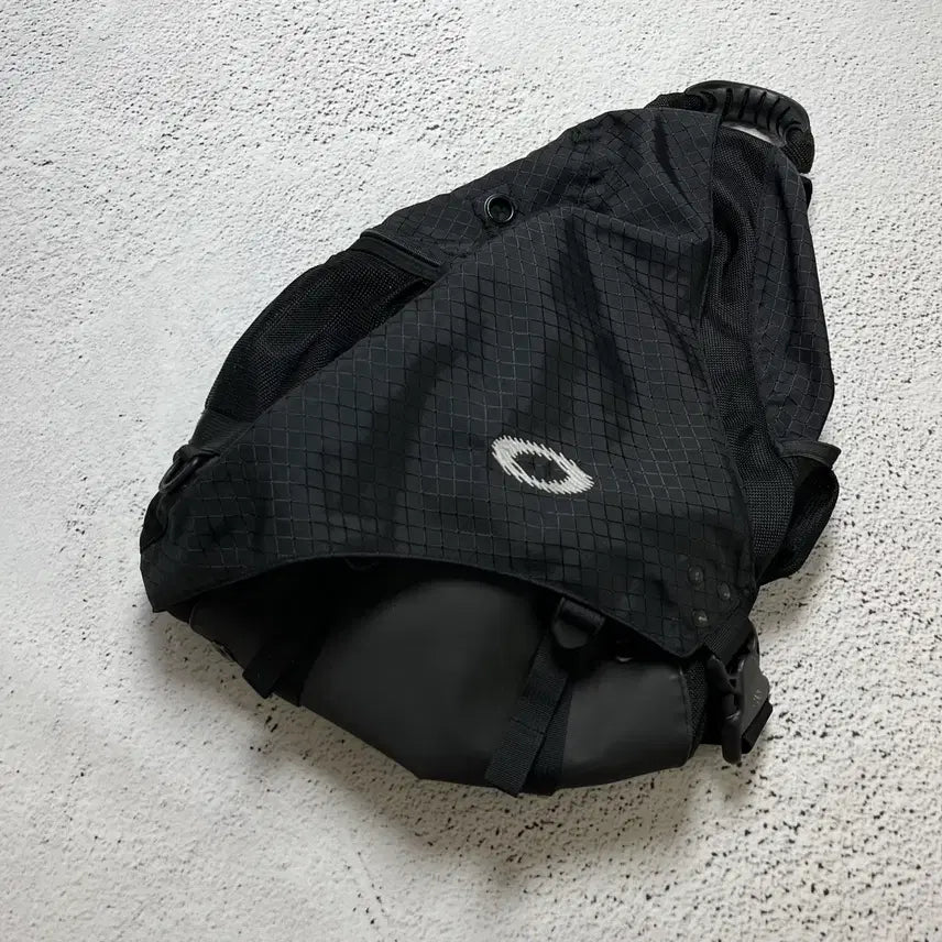 [BUNJANG] Oakley Software Sandbag Sling Pack / 00s Oakley Software Sandbag Sling Pack